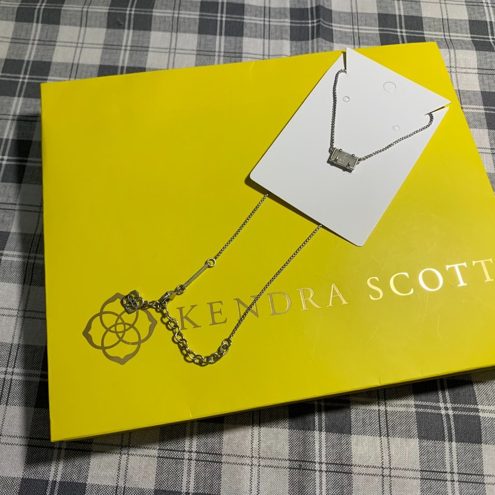 Kendra Scott Silver Pattie Necklace